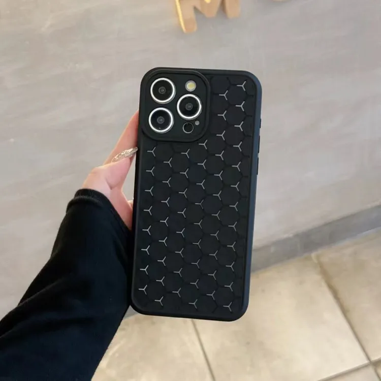 适用苹果15个性iPhone15promax手机壳蜂窝散热14P简约13pro防摔12