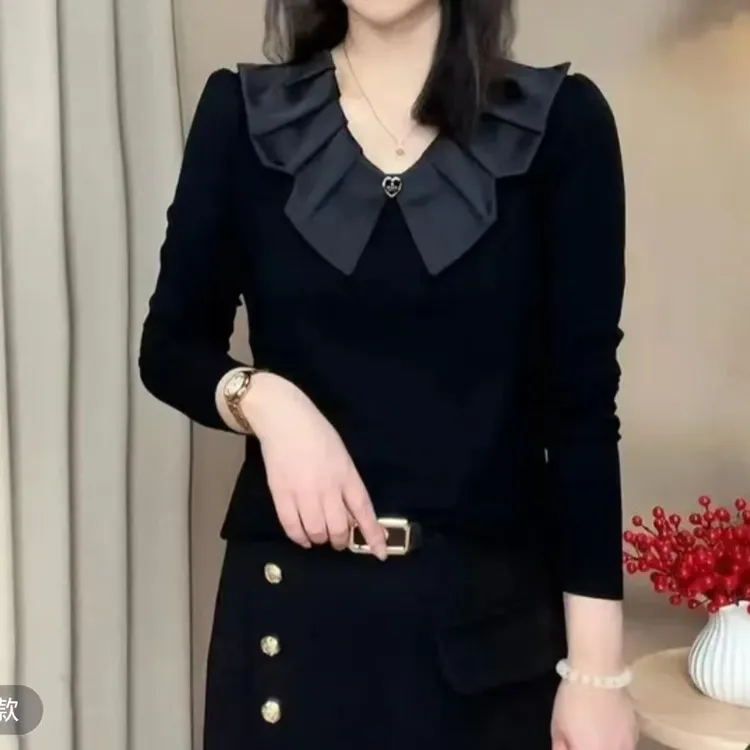 时尚洋气秋冬新款V领花边加绒长袖T恤显瘦百搭气质女士上衣