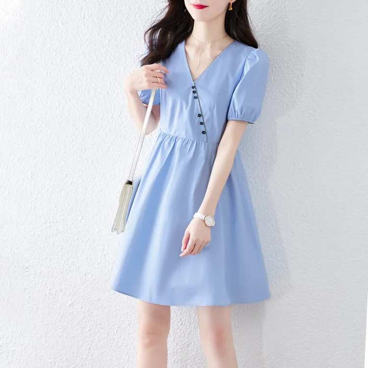 尚静纽扣装饰花边V领时尚气质A字裙2025夏新款小个子灯笼袖连衣裙