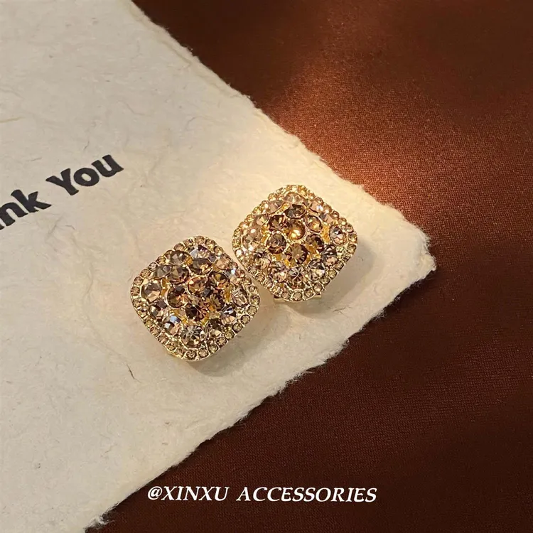 铜合金耳饰 B56气质百搭微镶耳扣高级轻奢款时尚小香风复古法式