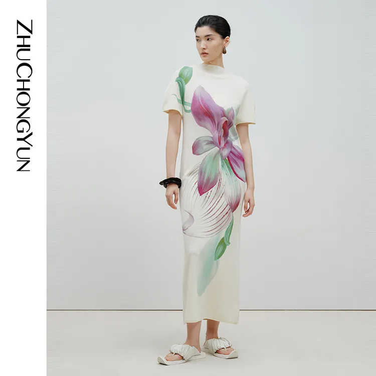 【雕花塑影】ZHUCHONGYUN夏款宽松圆领短袖直身长款连衣裙C1EG2841M