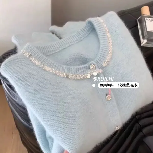 奶呼呼~软糯蓝色2025秋季新款珠珠装饰别致设计感针织开衫毛衣女