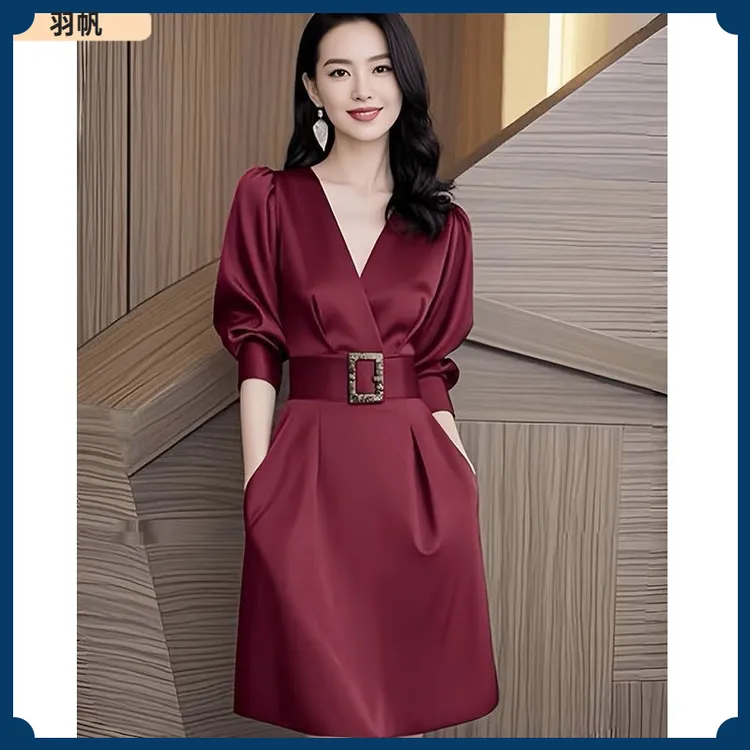 1气质高端法式轻奢收腰v领红色连衣裙2024早秋新款春秋长袖裙子I