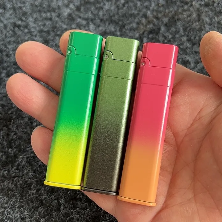 轻薄煤油打火机 可放入烟盒里的打火机 砂轮煤油打火机 包邮