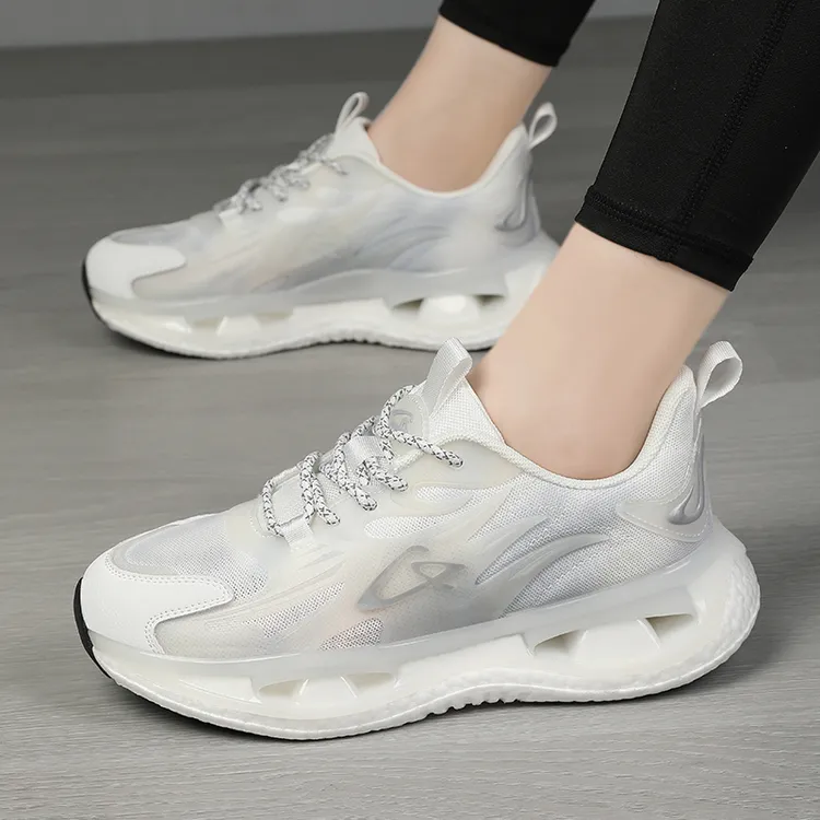 女鞋运动鞋2025春季新款轻薄网面透气轻便减震学生休闲跑步鞋子女