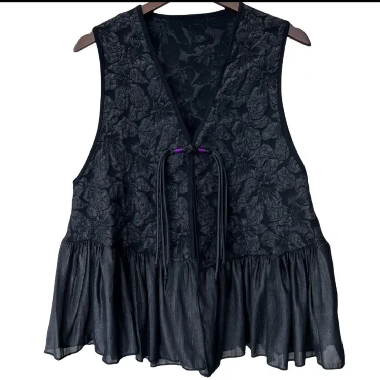 新中式黑色盘扣2024立体提花国风马甲精致百搭时尚外搭浮雕背心