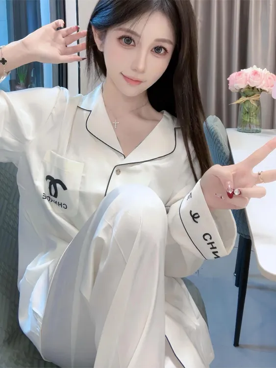 长袖女款春秋季小香风简约奢华2024年新款夏天冰丝女士家居服套