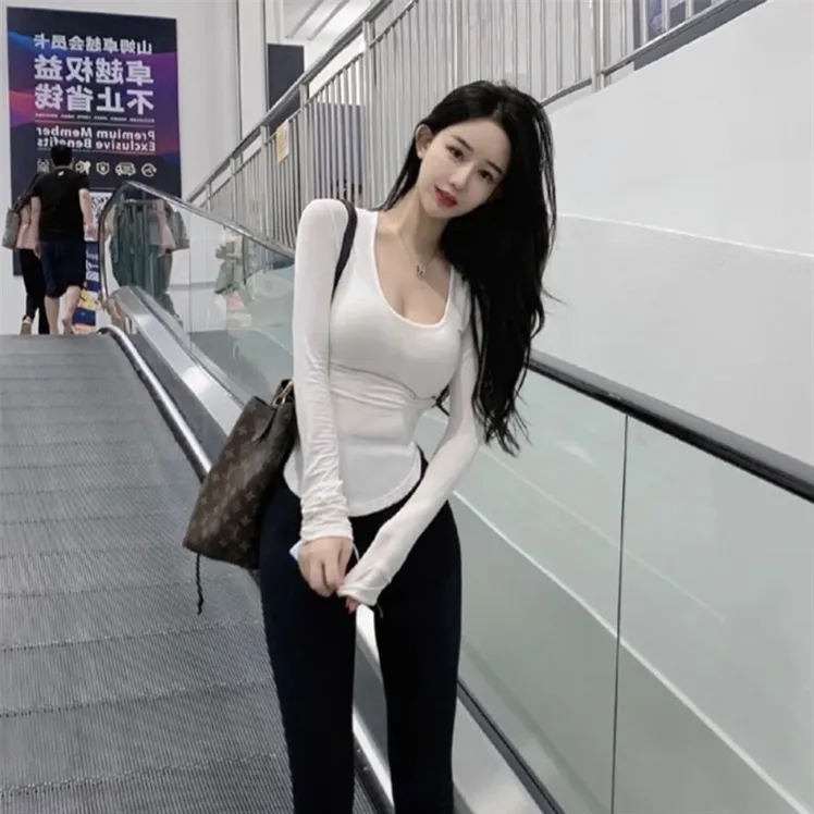 白色U领莫代尔紧身上衣长袖弧形下摆T恤女春秋季新辣妹修身打底衫