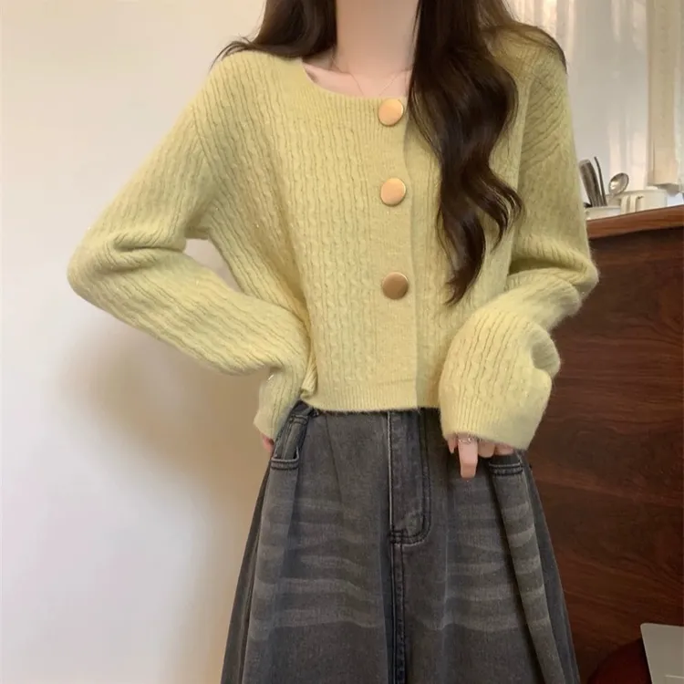 别致独特方领宽松短款毛衣开衫外套女春秋2025新款小个子针织上衣