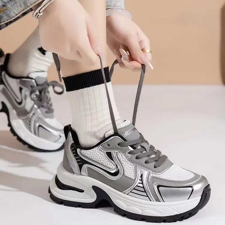 露思同款银色厚底休闲运动鞋女2024新款春季真皮松糕系带老爹鞋