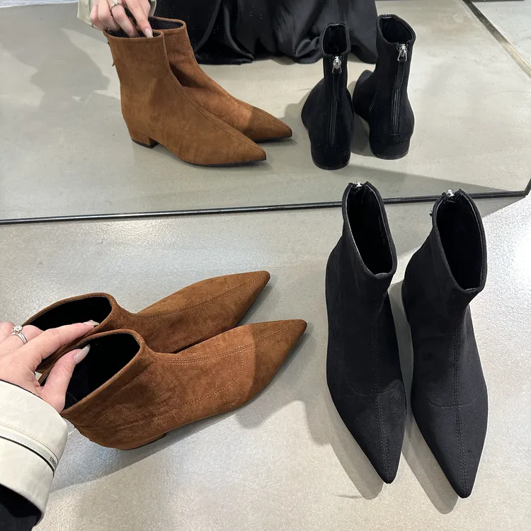 2025秋冬美拉德复古棕色绒面靴子后拉链瘦瘦靴百搭尖头平跟短靴女