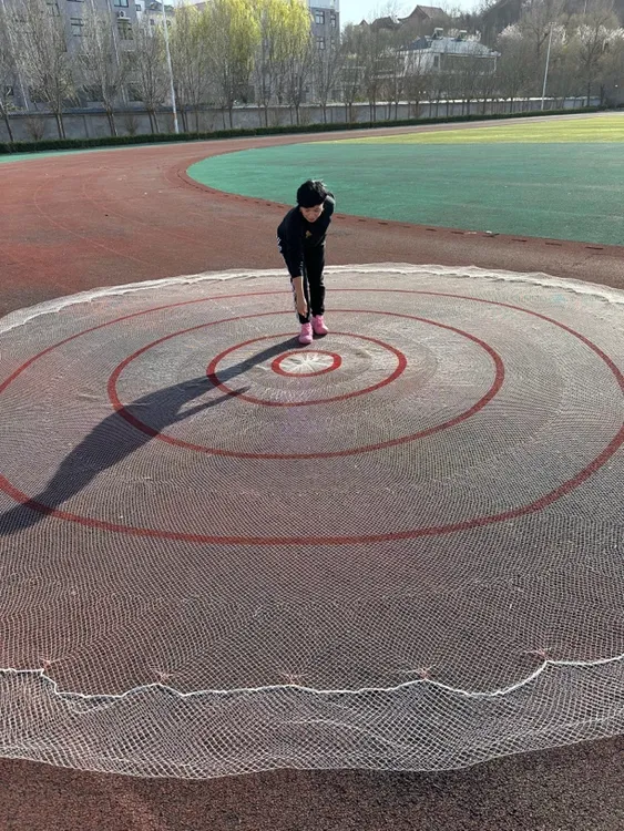 机制横片拼接大力马一指四米高，直径六米，重八斤，铅坠，一开到顶