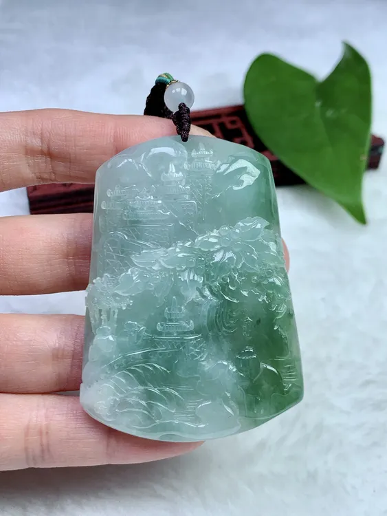 缅甸天然翡翠A货，冰润飘花山水牌吊坠挂件