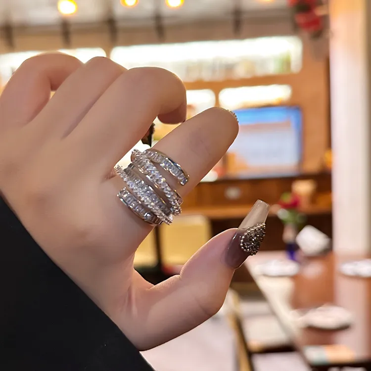 oushipei/欧诗佩 铜合金合成锆石戒指 小众设计锆石缠绕多层戒指