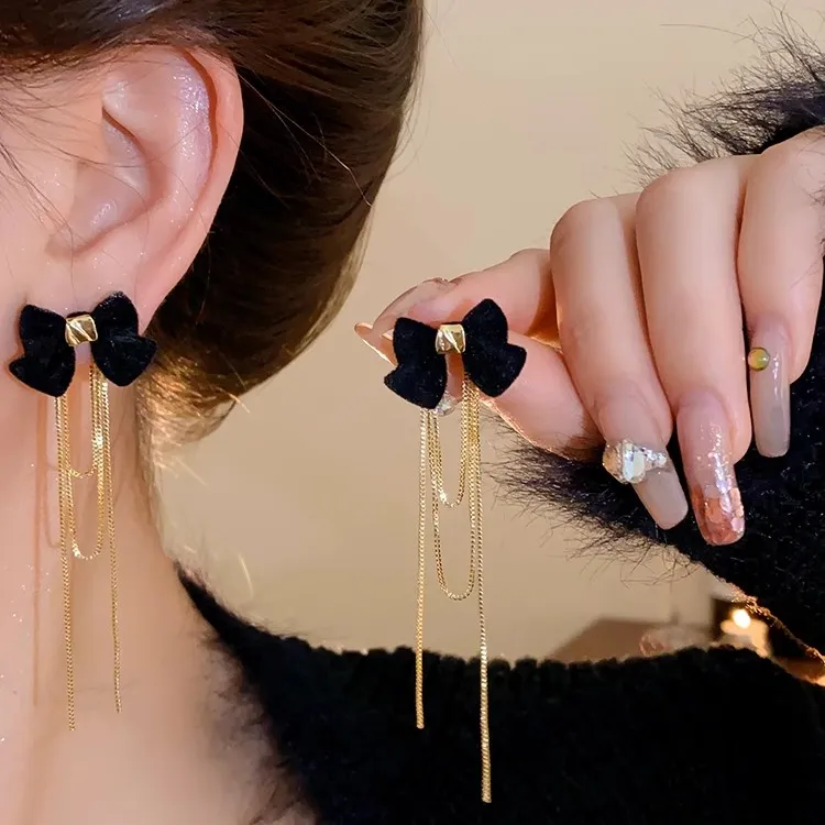 合金布艺耳饰 丝绒蝴蝶结流苏耳环秋冬高级感耳钉小众独特耳饰女