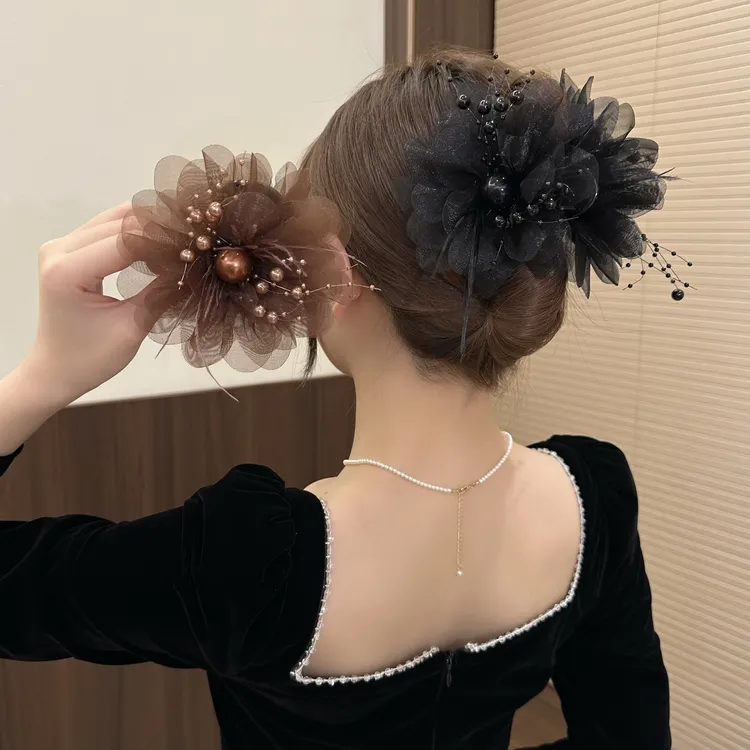 牡丹花羽毛流苏抓夹女新款后脑勺显发量蓬松高颅顶鲨鱼夹