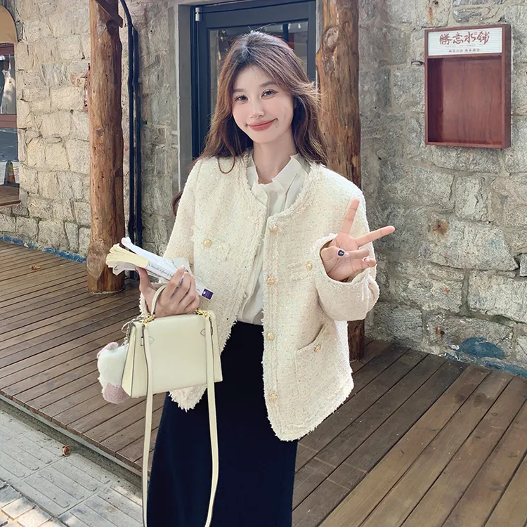 米白色小香风外套女春秋季新款时尚法式轻奢高级感气质绝美短上衣