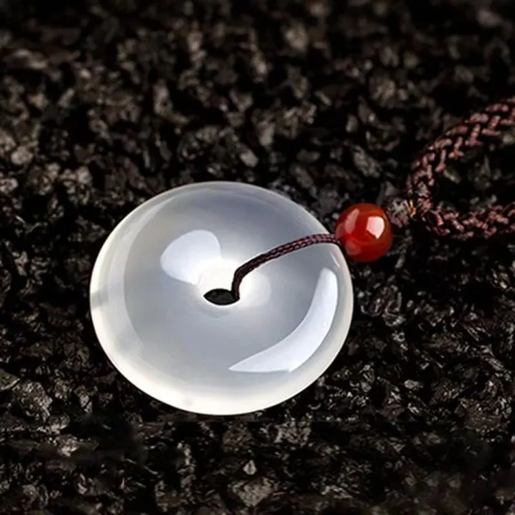 天然玉石平安扣白冰吊坠女玛瑙玉髓高冰种如意平安扣吊坠项链