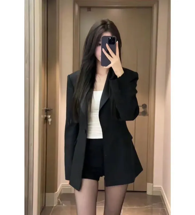 黑色炸街韩版显瘦西装外套女春秋新款掐腰气质百搭休闲网红西服