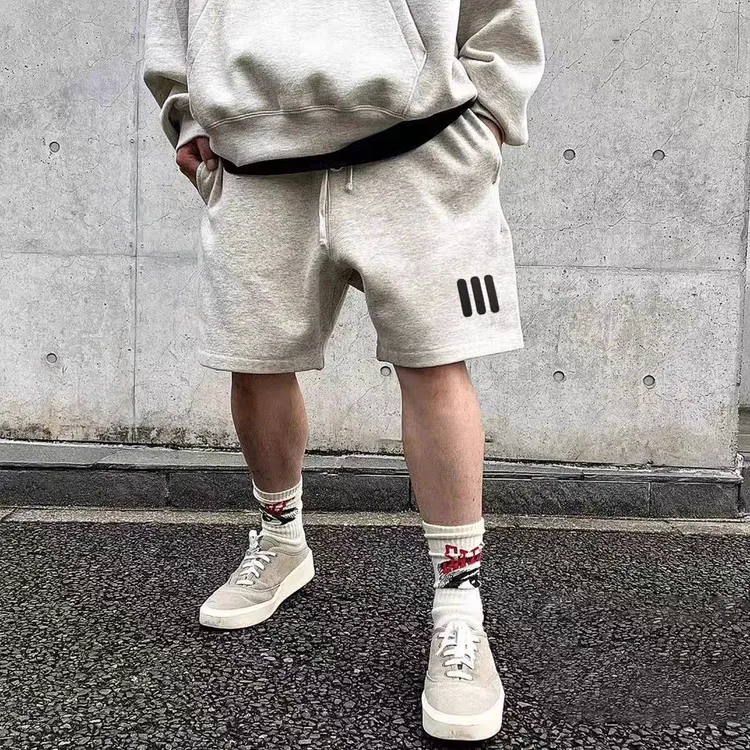 三条杠立体图标休闲短裤男夏季美式复古潮牌中裤宽松五分运动裤子