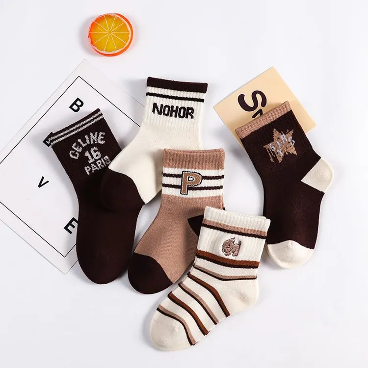 精梳棉儿童秋冬季手工对目无骨中筒运动袜刺绣卡通可爱学生袜潮袜