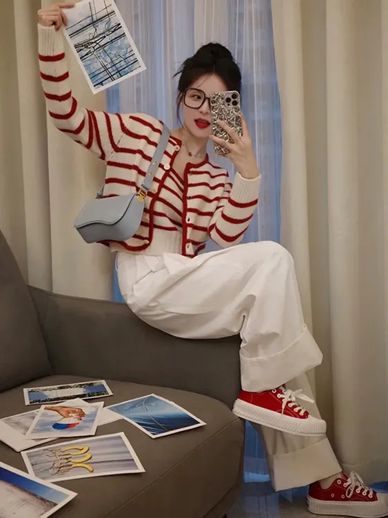 2025早秋新款松弛感穿搭红色条纹吊带背心开衫外套休闲裤三件套女