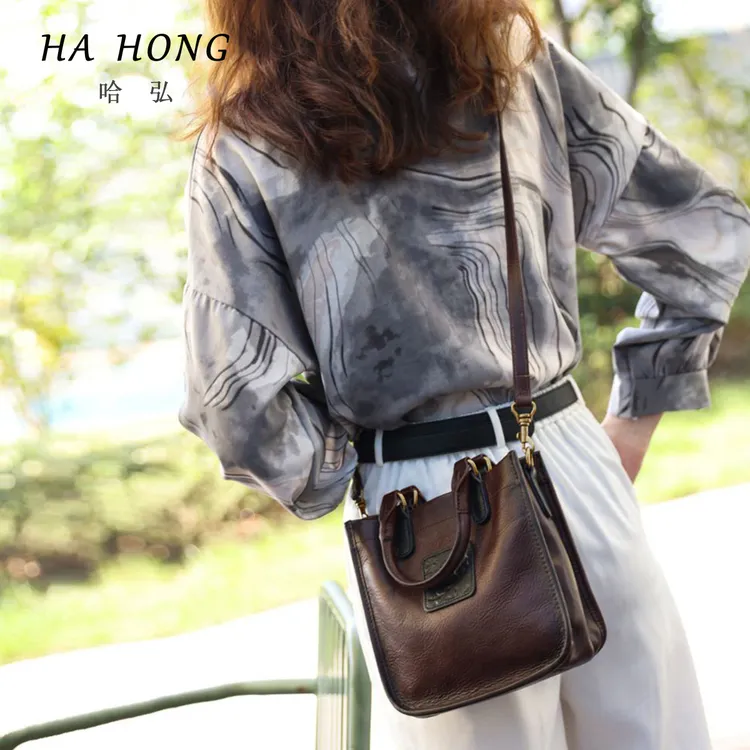 哈弘秋冬新款真皮包包女款软皮原创简约头层牛皮落落大方斜挎包