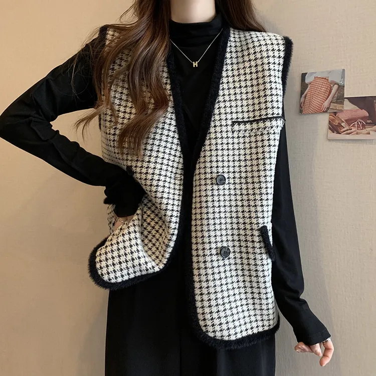 大码胖妹妹2025秋冬季小香风马甲背心宽松显瘦V领洋气设计感外套