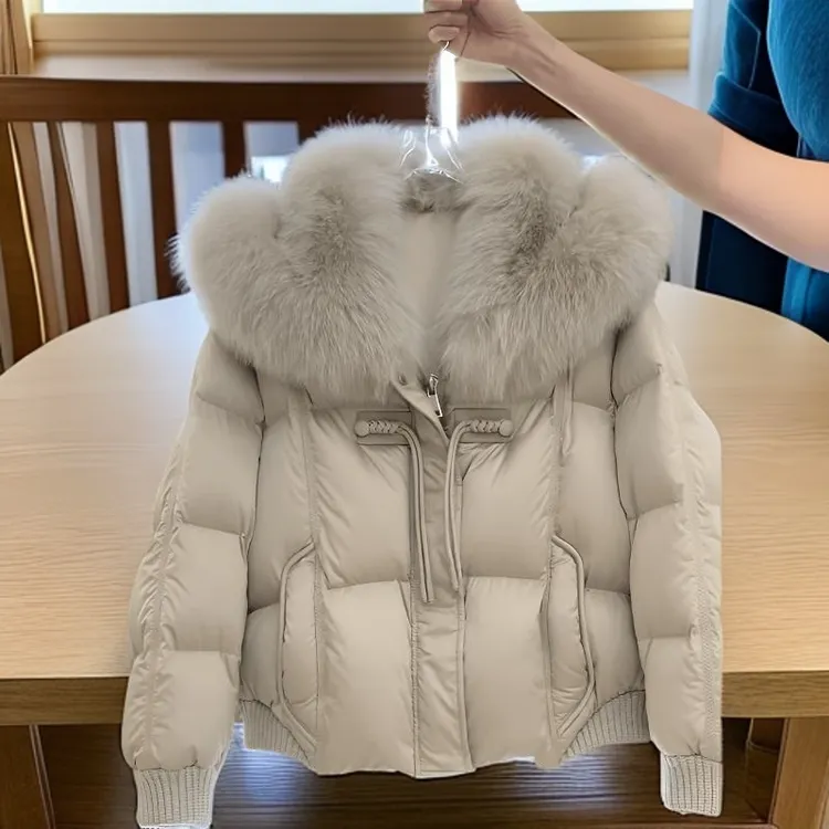 2025年新款欧货高级感超好看今年流行米灰色毛领短款加厚棉服外套