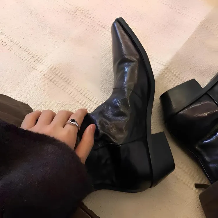 黑色西部牛仔靴女尖头V口粗跟显瘦显脚小切尔西短靴女设计感小众