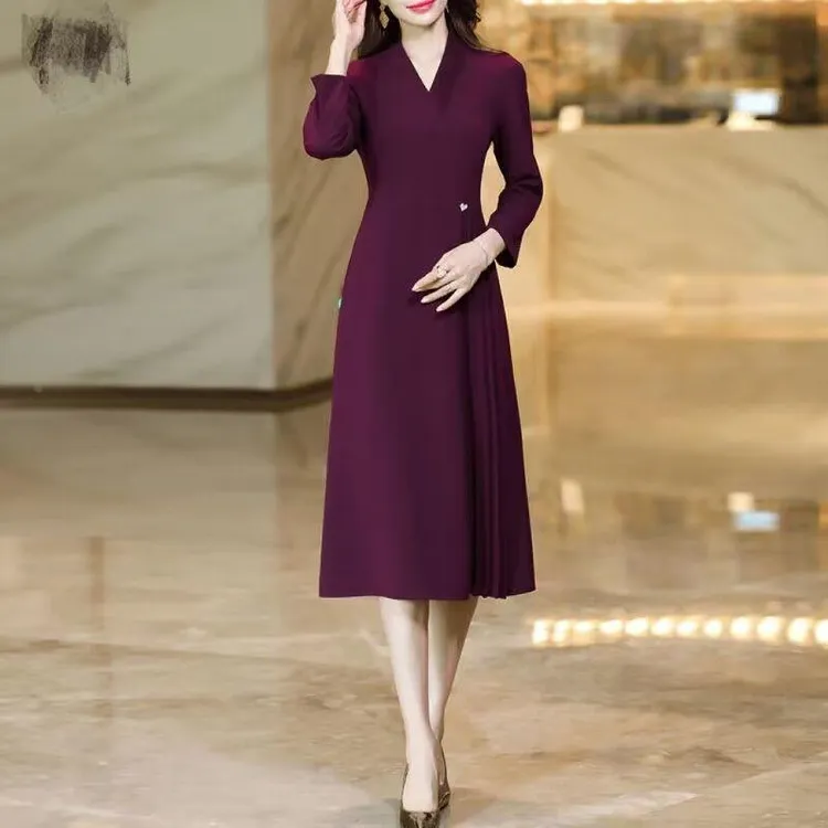 2024秋季新款紫红色连衣裙女新款长袖气质收腰显瘦减龄长连衣裙