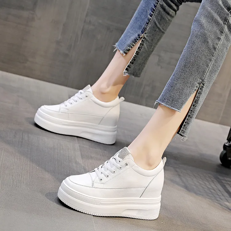 2025秋季爆款小个子必备增高8cm休闲女鞋显瘦高显瘦时尚百搭网红