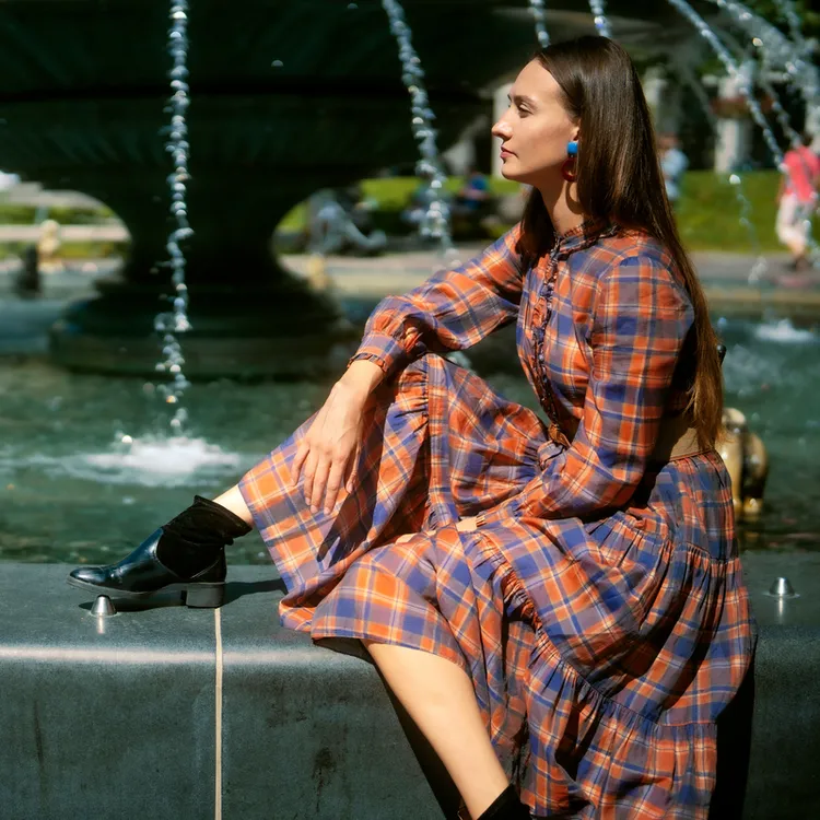 轻薄款 谜底格子连衣裙长袖新品复古浪漫大摆型长裙女234ML1566