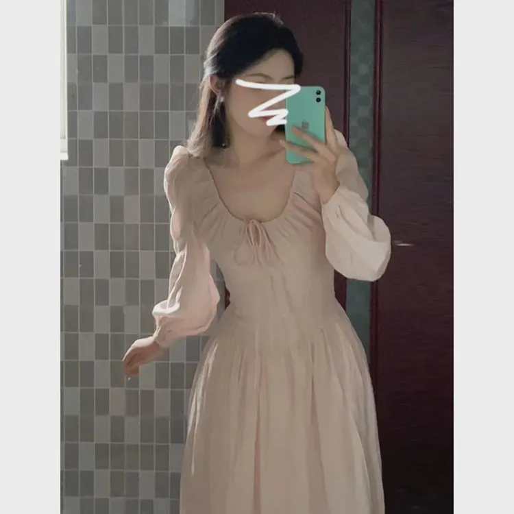 法式温柔风宫廷风甜美粉色连衣裙2024新款小个子纯欲风高级感长裙