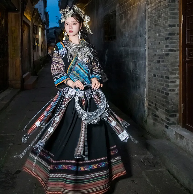 新款苗族服装少女苗家少数民族盛装土家族苗疆舞台演出服旅拍摄影