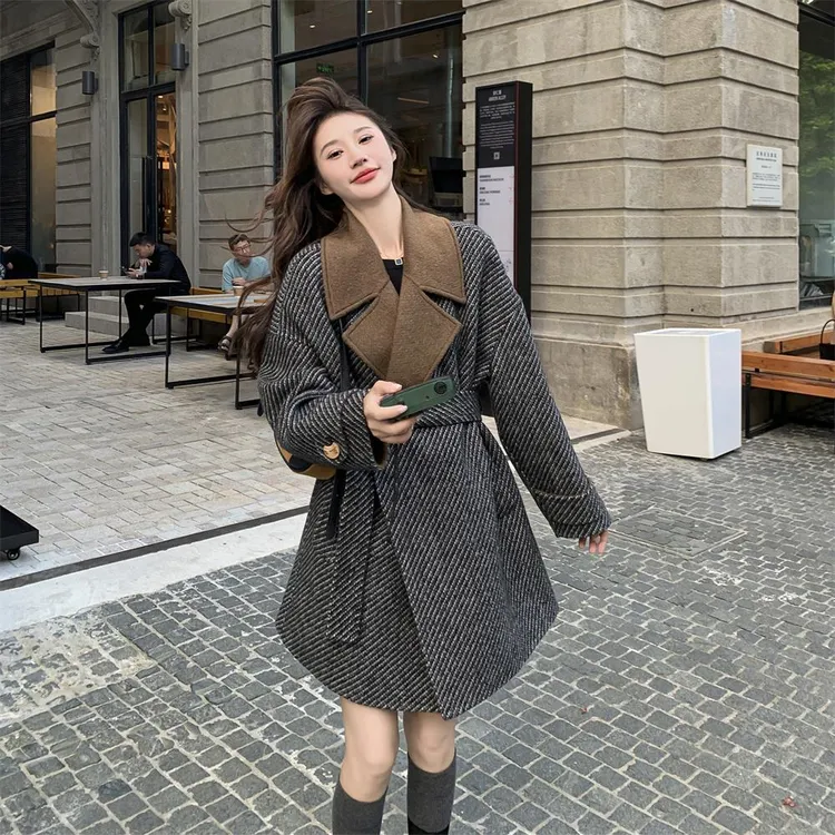 美拉德条纹毛呢外套女秋冬2024新款轻熟风西装领呢大衣赫本风爆款