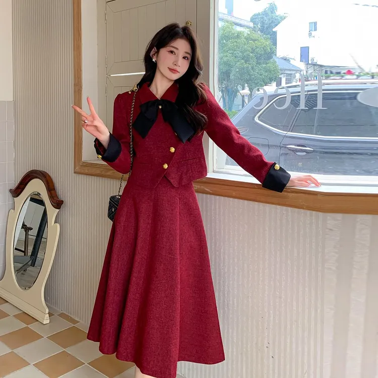 红色小香风时尚套装裙春秋女2024新款温柔风气质名媛半身裙两件套