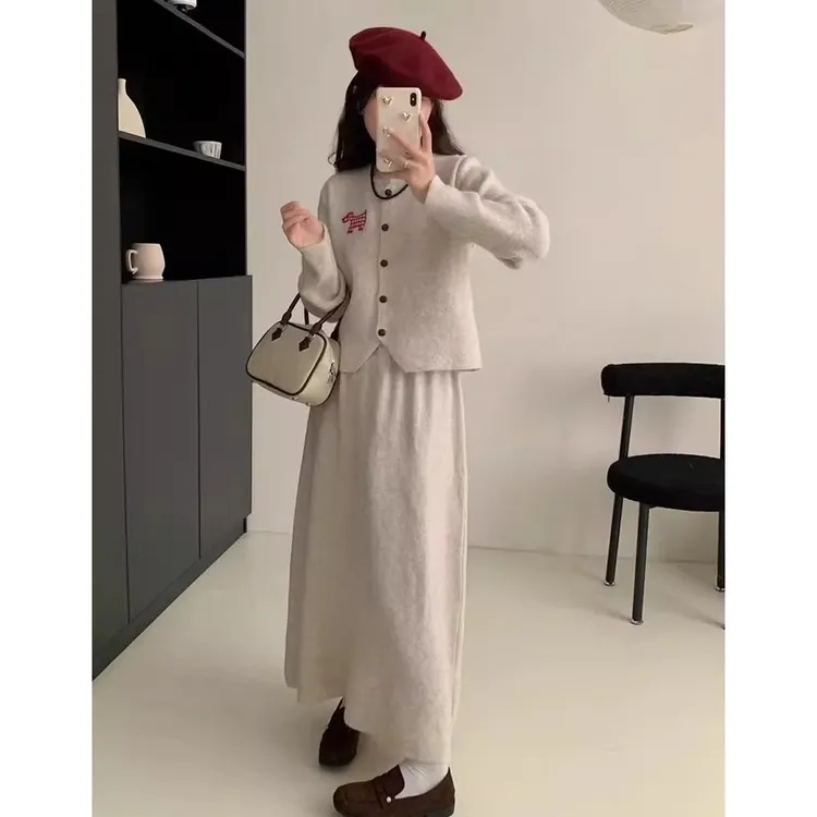 韩版秋冬女小马标单排扣圆领针织开衫半身长裙套装二件套纯色高级