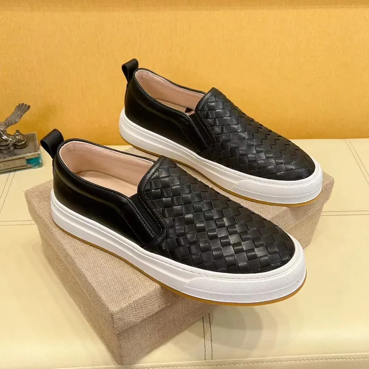 欧洲站夏季男款男鞋百搭一脚蹬乐福鞋新款透气真皮休闲鞋豆豆鞋