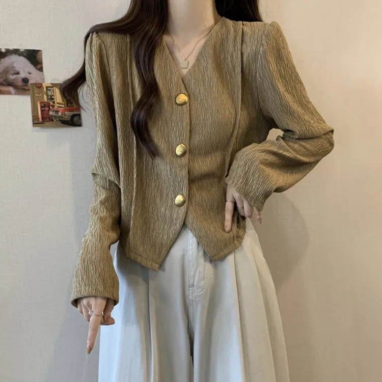 大码女装正肩复古短款小众V领长袖衬衫女秋胖妹妹设计感开衫上衣