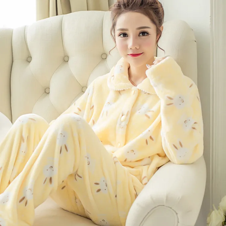 2025年新款法兰绒睡衣女冬季加厚保暖中老年妈妈珊瑚绒家居服秋天