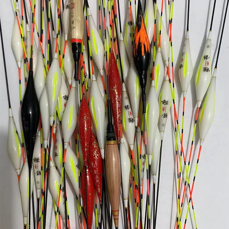 特卖精品浮漂芦苇漂纳米漂羽毛漂高灵敏鲫鱼漂黑坑行程浮漂清库存