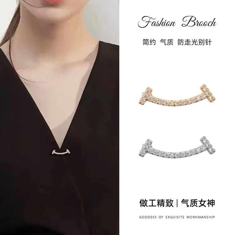 合金胸针 夏季微笑防走光领口神器小众胸针简约笑脸精致衬衫别针