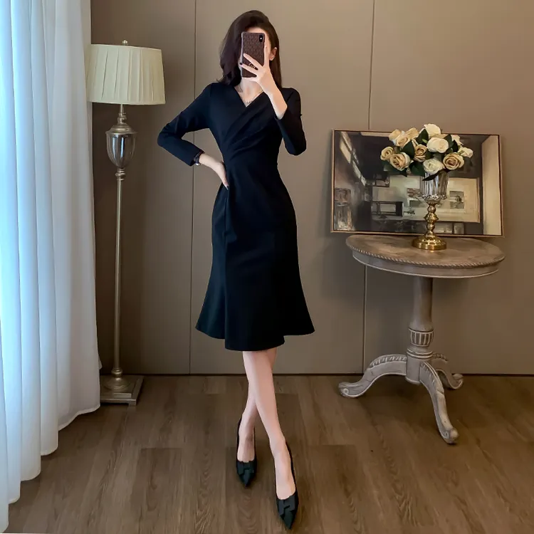 裙子女款爆款2025新款高级感连衣裙秋季洋气衣服知性风秋款鱼尾裙