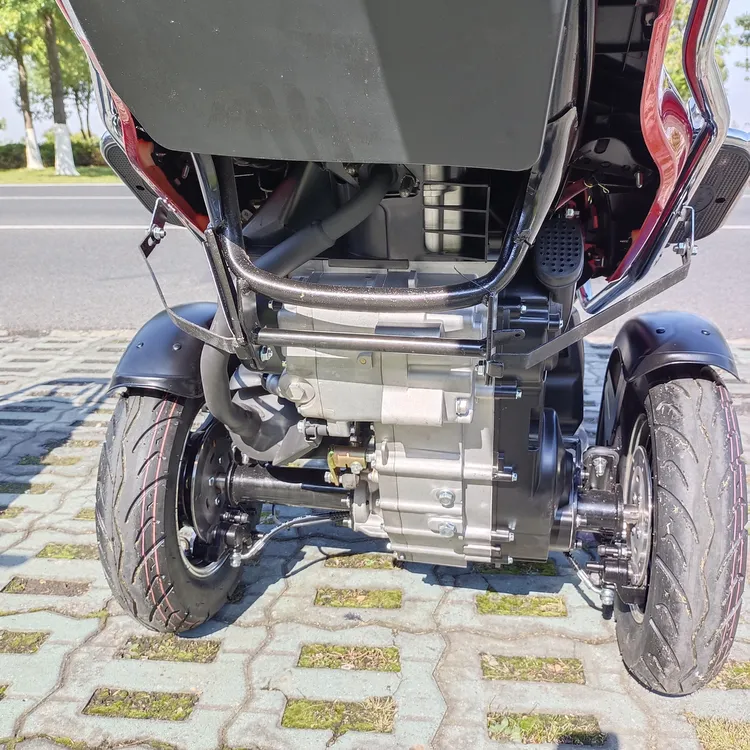 发动机不同，配置不同，价格不同，咨询客服