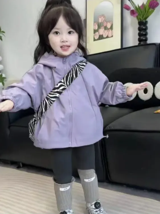 女童韩版洋气风衣套装2025秋款新款儿童休闲连帽冲锋衣潮女童套装
