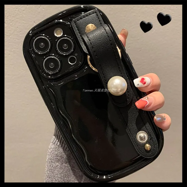 黑色珍珠纽扣腕带iphone15promax手机壳新14苹果13气囊12/11网红