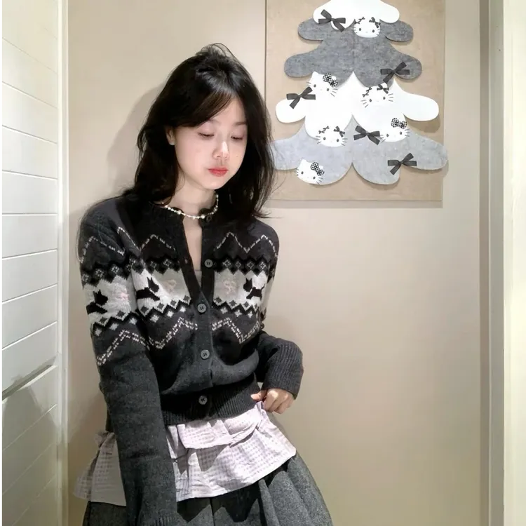 费尔岛毛衣外套女秋冬小狗提花复古针织开衫短款上衣搭高腰半身裙