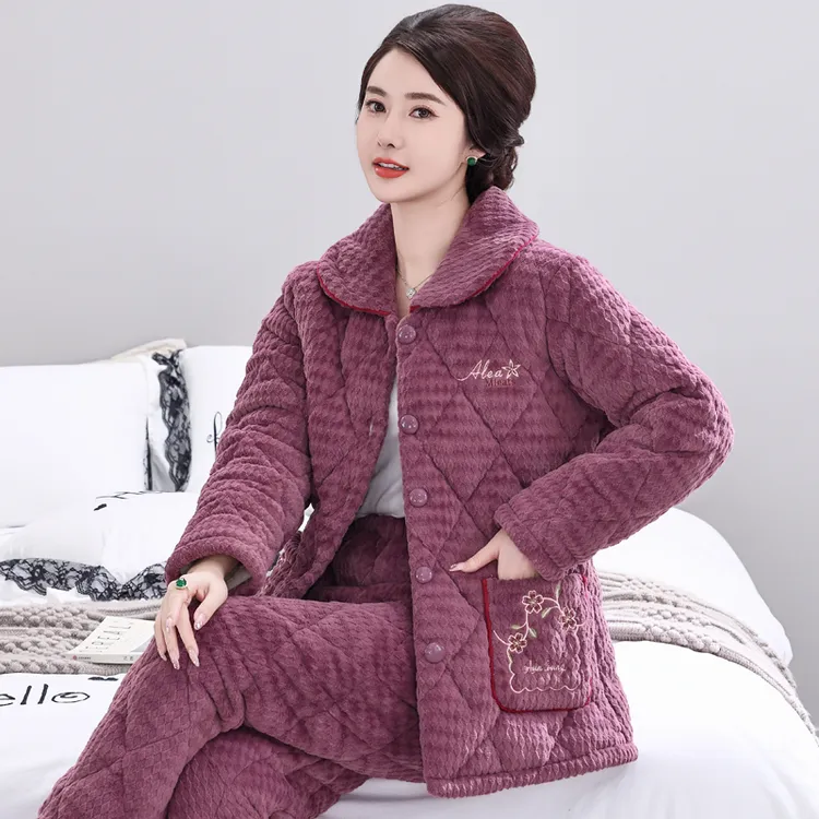 秋冬季夹棉睡衣女士中老年人三层加厚中年妈妈珊瑚绒加绒保暖套装