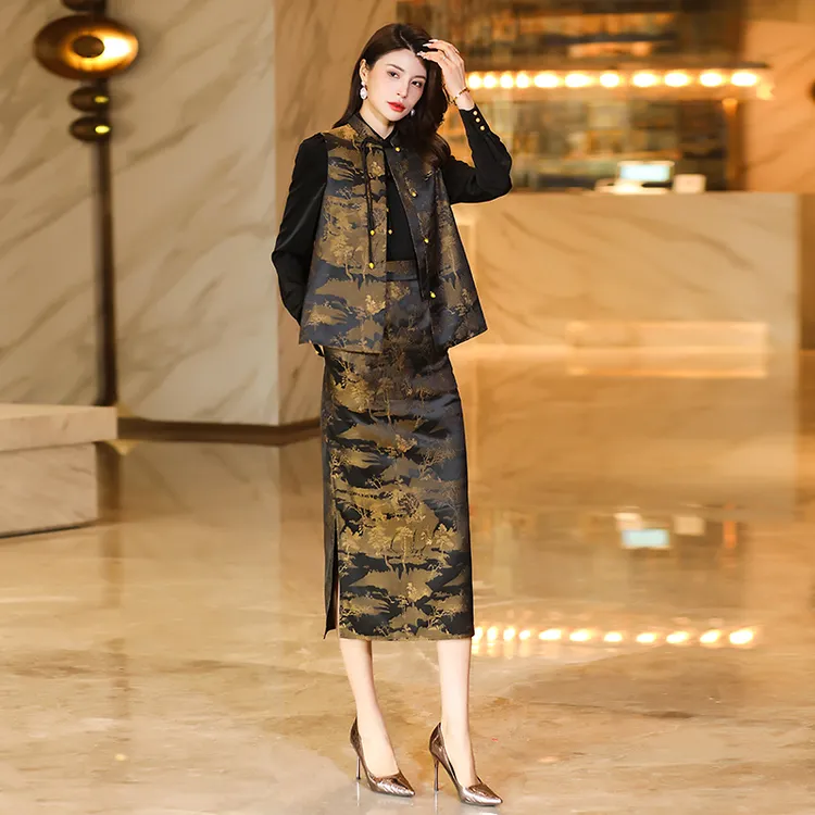 高级感早秋穿搭中国风2025印花气质时尚新中式盘扣女装国风两件套